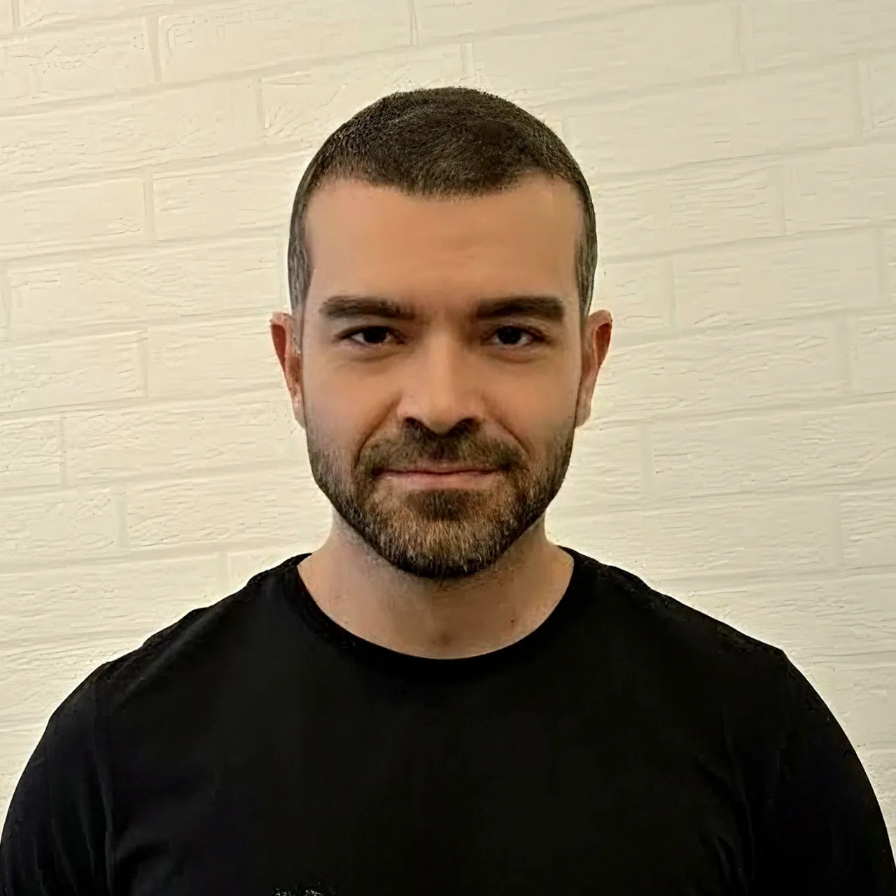 Henry Mira